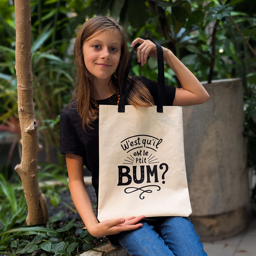 Sacs d’icitte | W'est qu'il est le P'tit BUM?