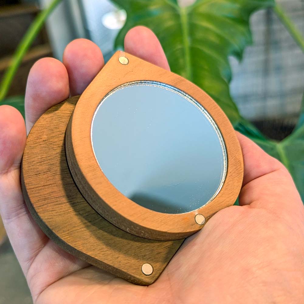 Miroir de voyage en bois